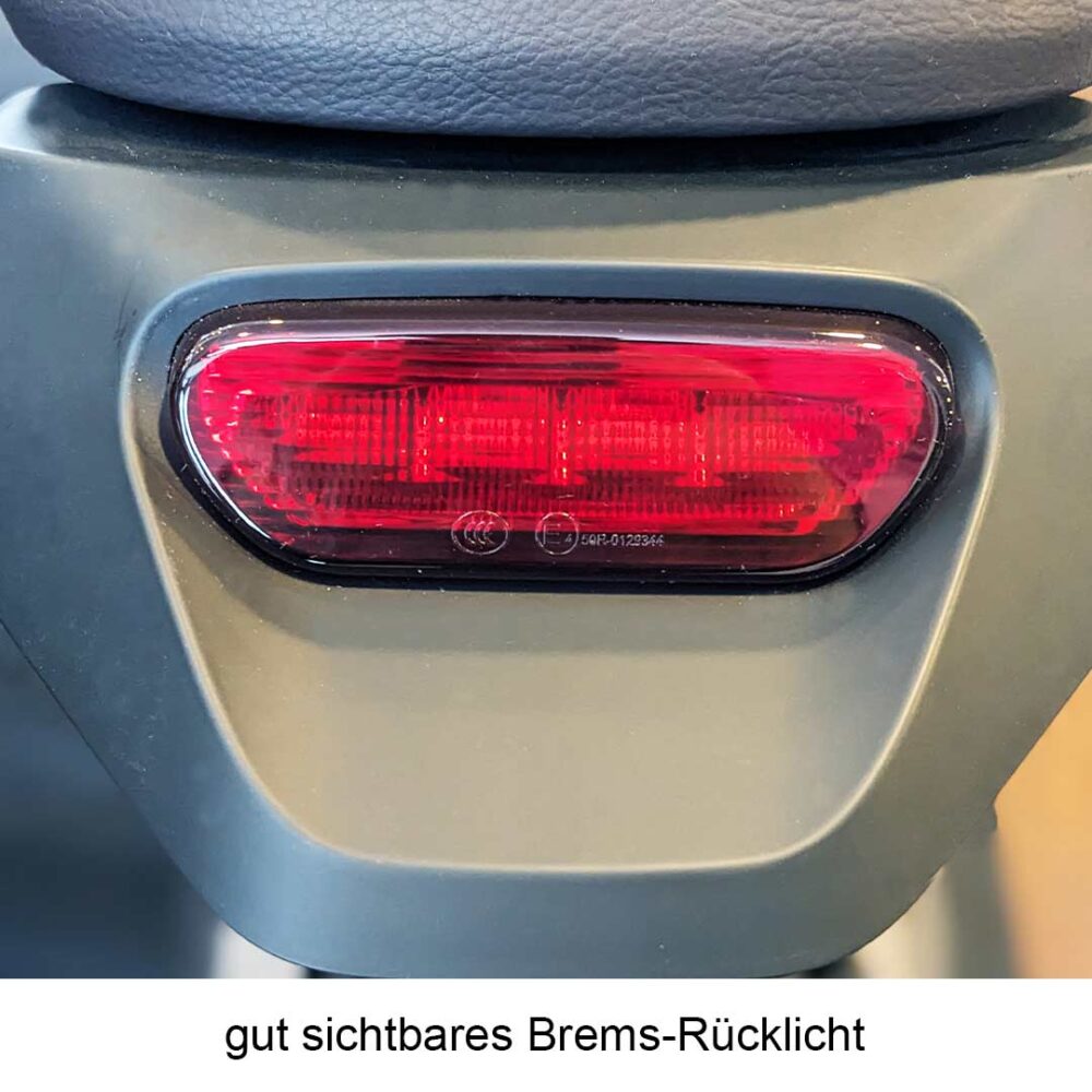 Rücklicht von Elektromotorrad Super Soco TC Wanderer 75 km/h