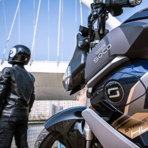 Detailaufnahme Frontbereich von Super Soco TS Streethunter Elektromotorrad